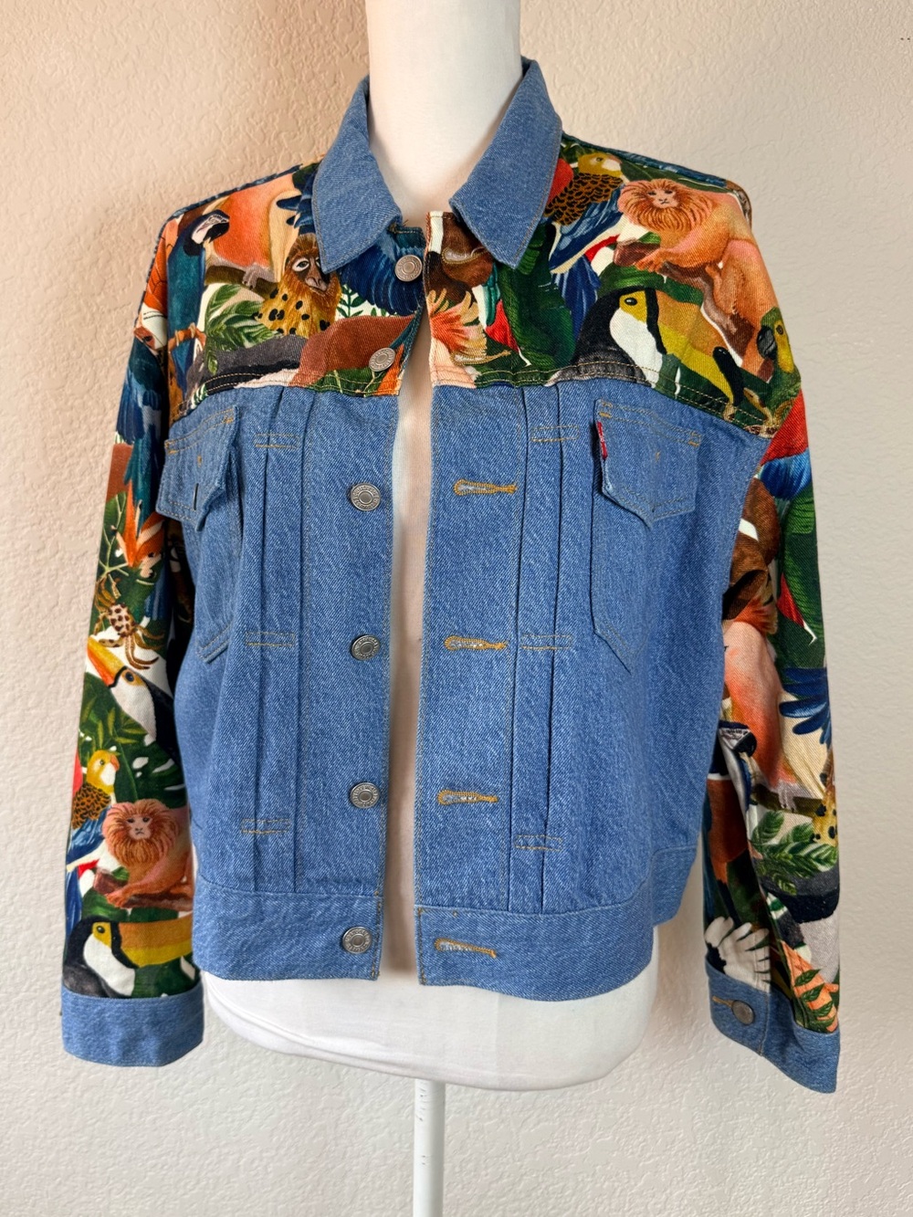 Levi's x Farm Rio Heritage Trucker Jean Jacket‎ wildlife jungle print S